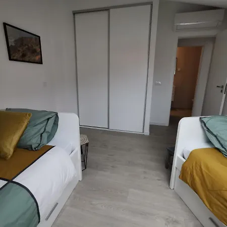 Hyper Centre, 80m, Parking Available, Air Conditioning * Nazaré