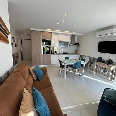 Apartman Hyper Centre, 80m, Parking Available, Air Conditioning Nazaré