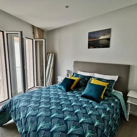 Hyper Centre, 80m, Parking Available, Air Conditioning Nazaré