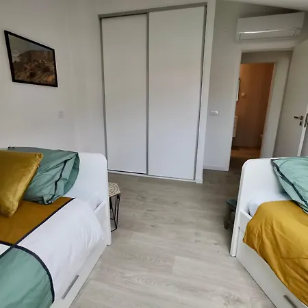 Hyper Centre, 80m, Parking Available, Air Conditioning Nazaré